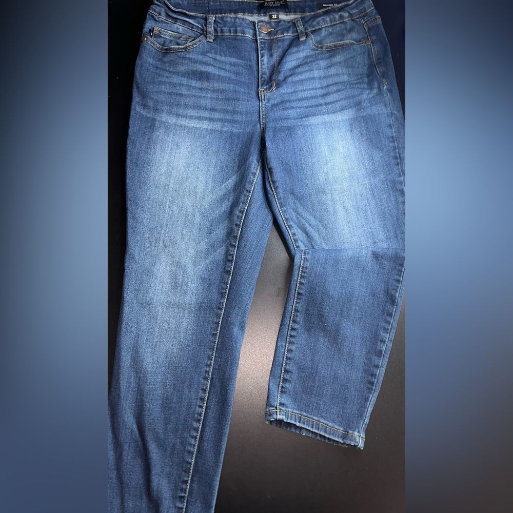 Judy Blue Relaxed Fit Blue Jeans Women's Size 32 EUC